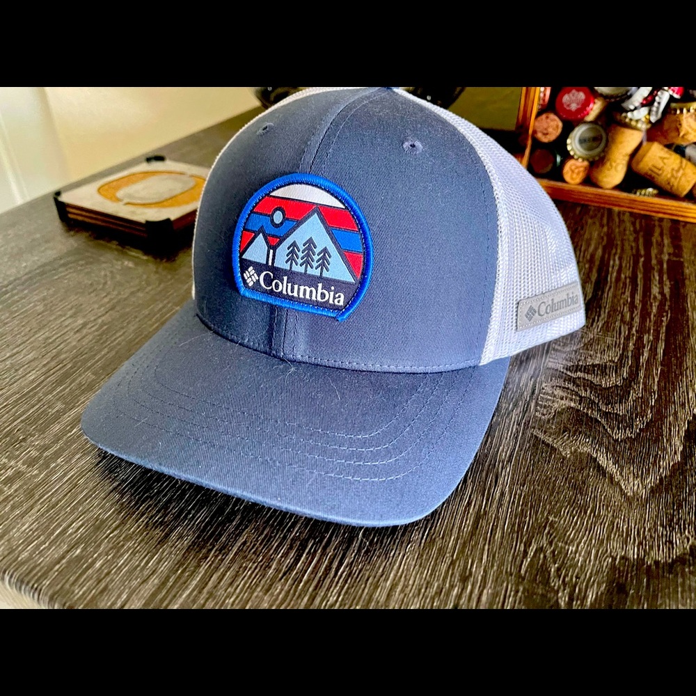 Columbia women’s trucker hat